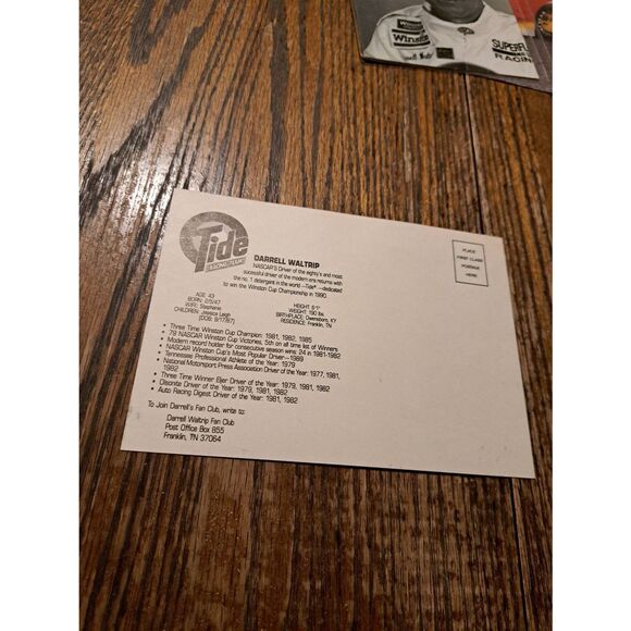 Vintage 1990 Darrell Waltrip Tide #17 NASCAR Driver Card Postcard 7x5 Racing - Picture 2 of 2